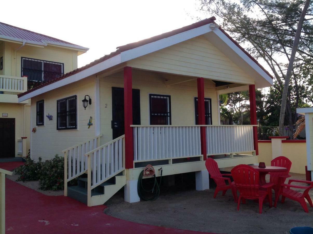 The White Horse Inn - Hopkins Village Beach Belize Exteriör bild